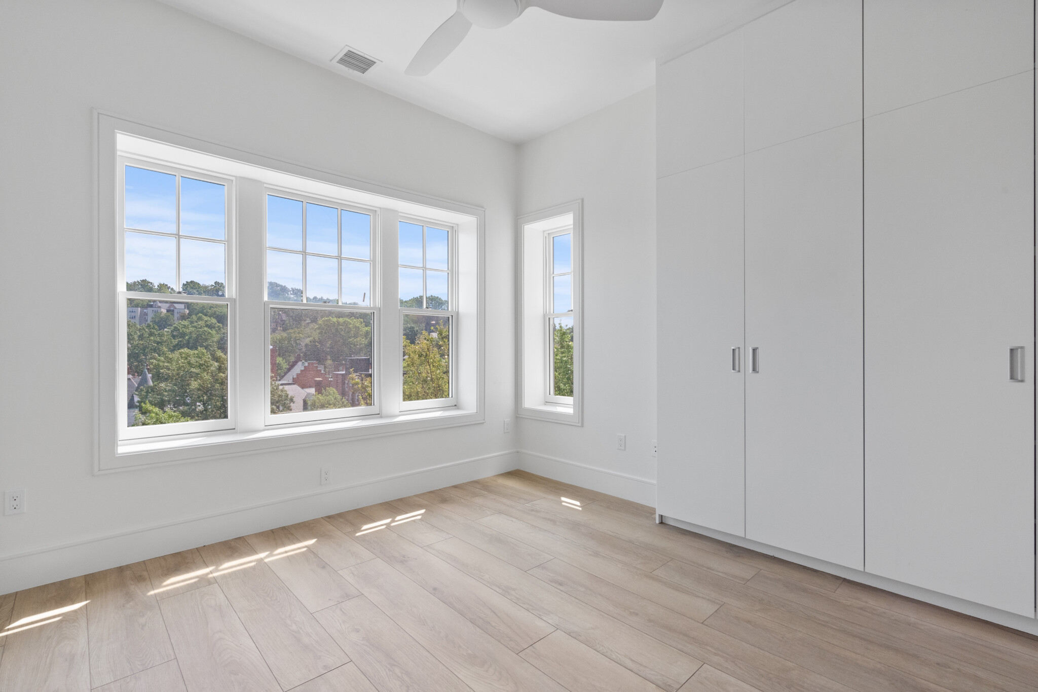 1580 Beacon St, Brighton