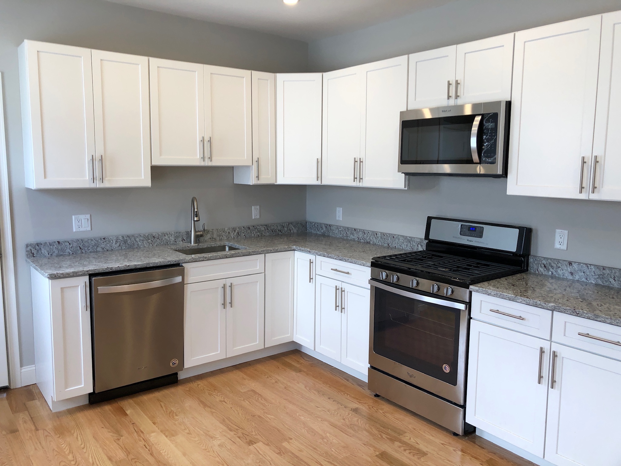 4 bed, 1 bath apartment for rent at 226 228 Fellsway West Unit 1, Medford — photo 21 of 29