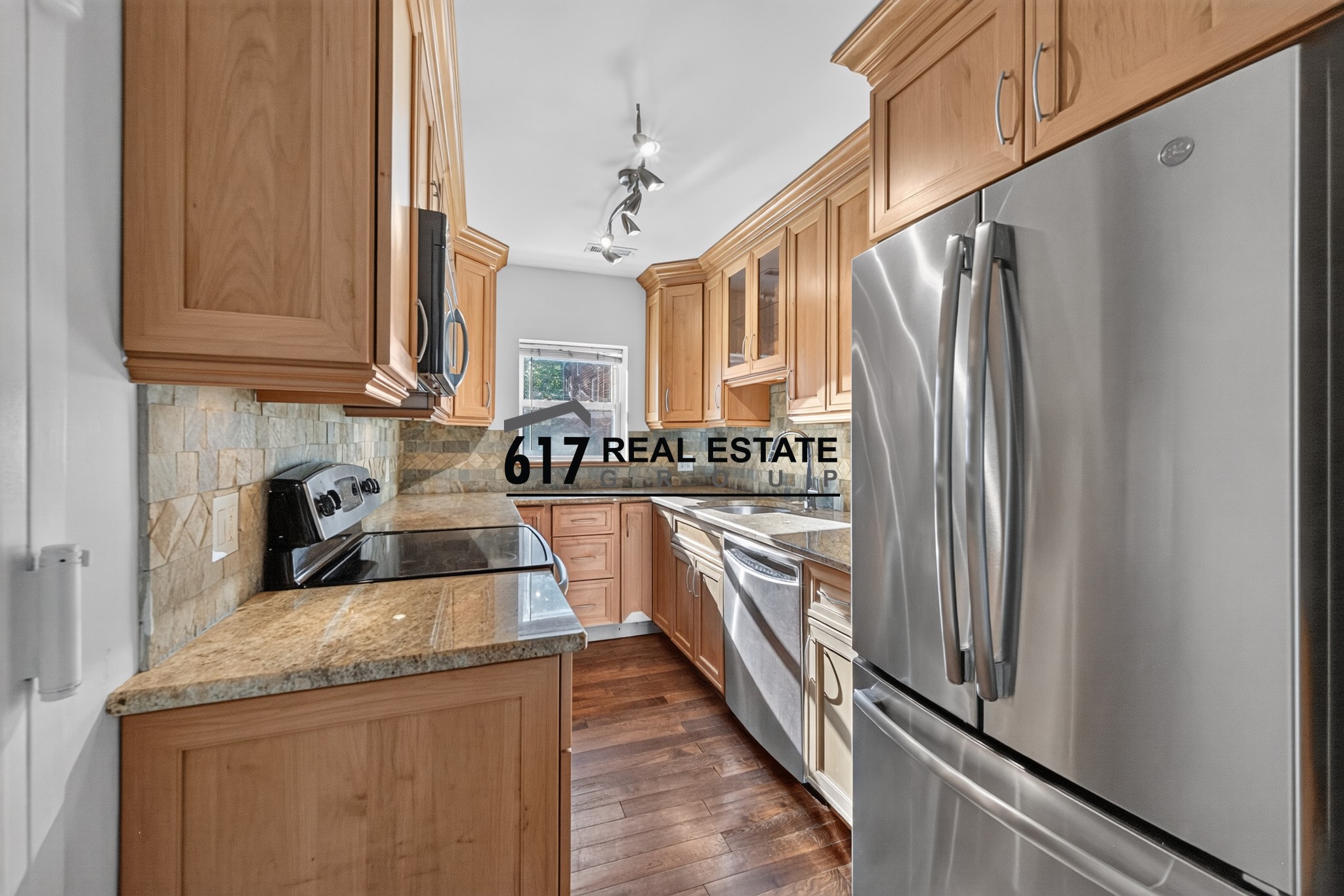 Photo 9 of 148 Newton St. Unit 2