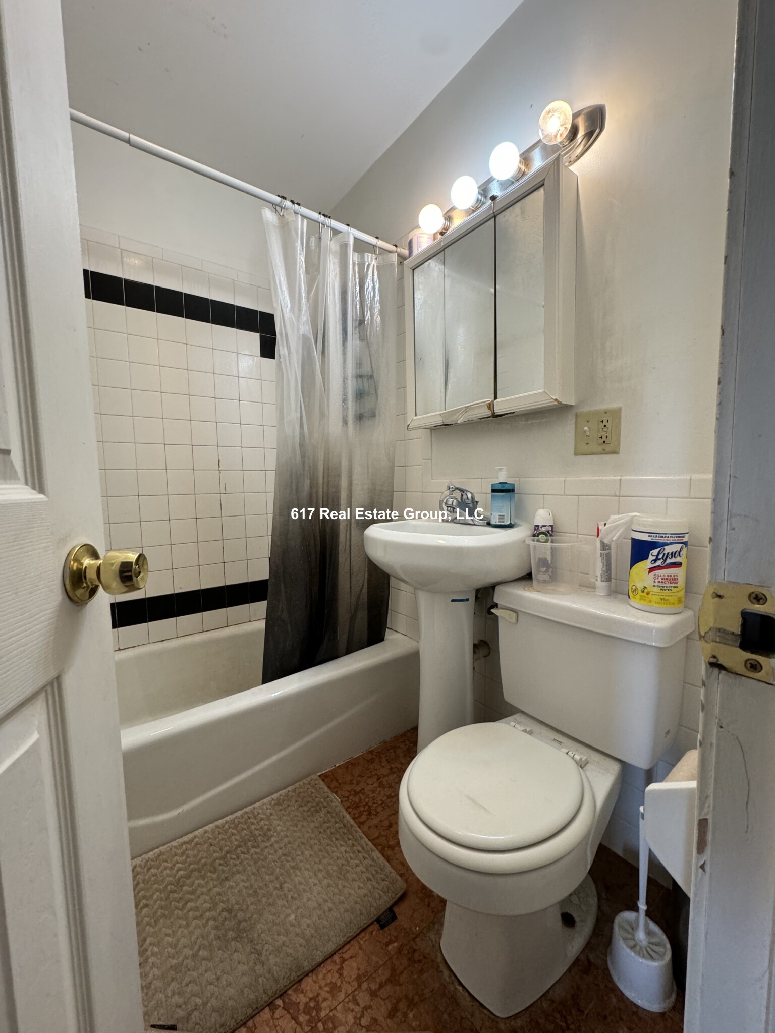 https://ygl-photos.s3.us-west-004.backblazeb2.com/13315W65dcc1d491548.jpg