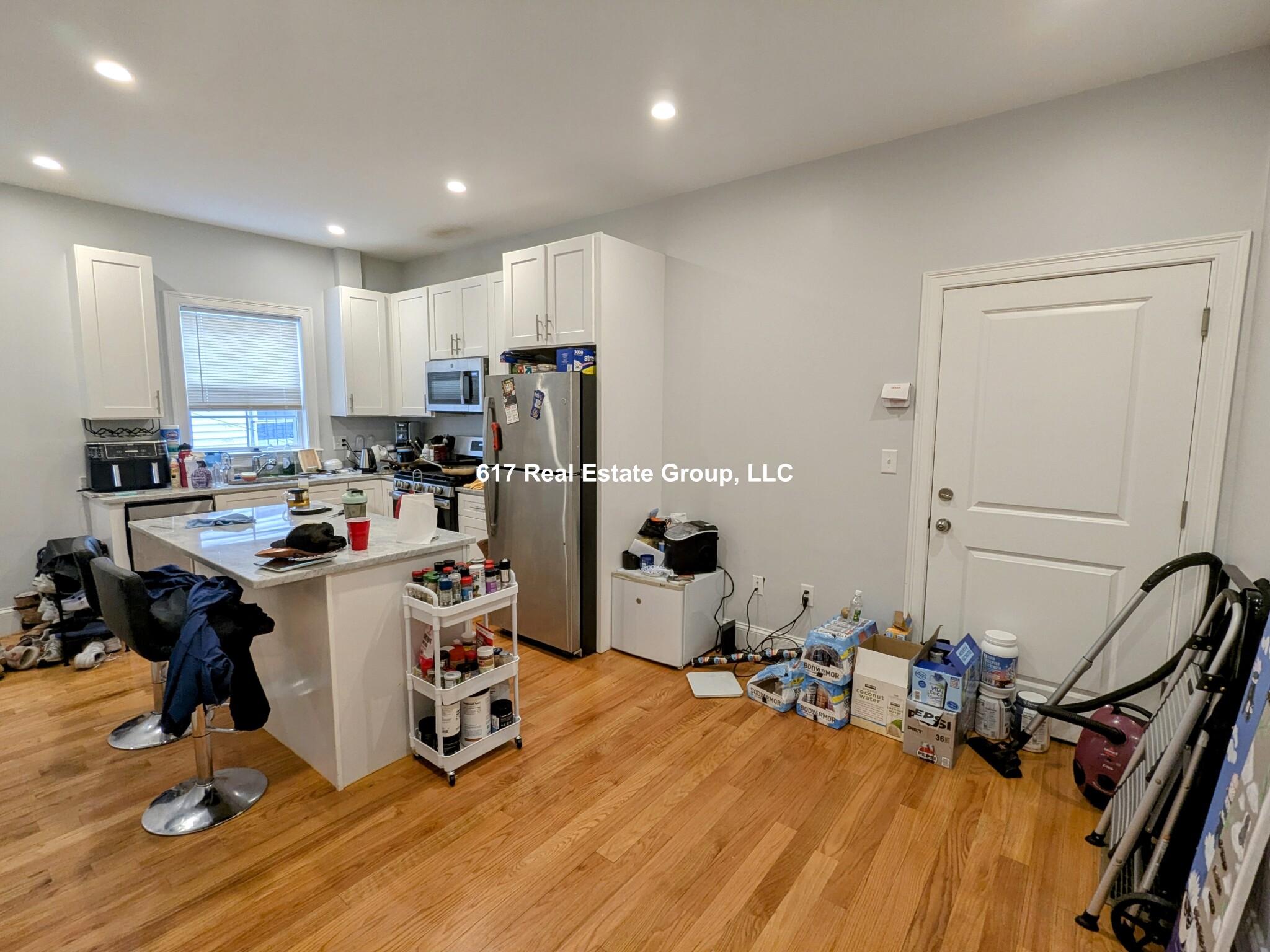 https://ygl-photos.s3.us-west-004.backblazeb2.com/13315W6814e768990bd.jpg