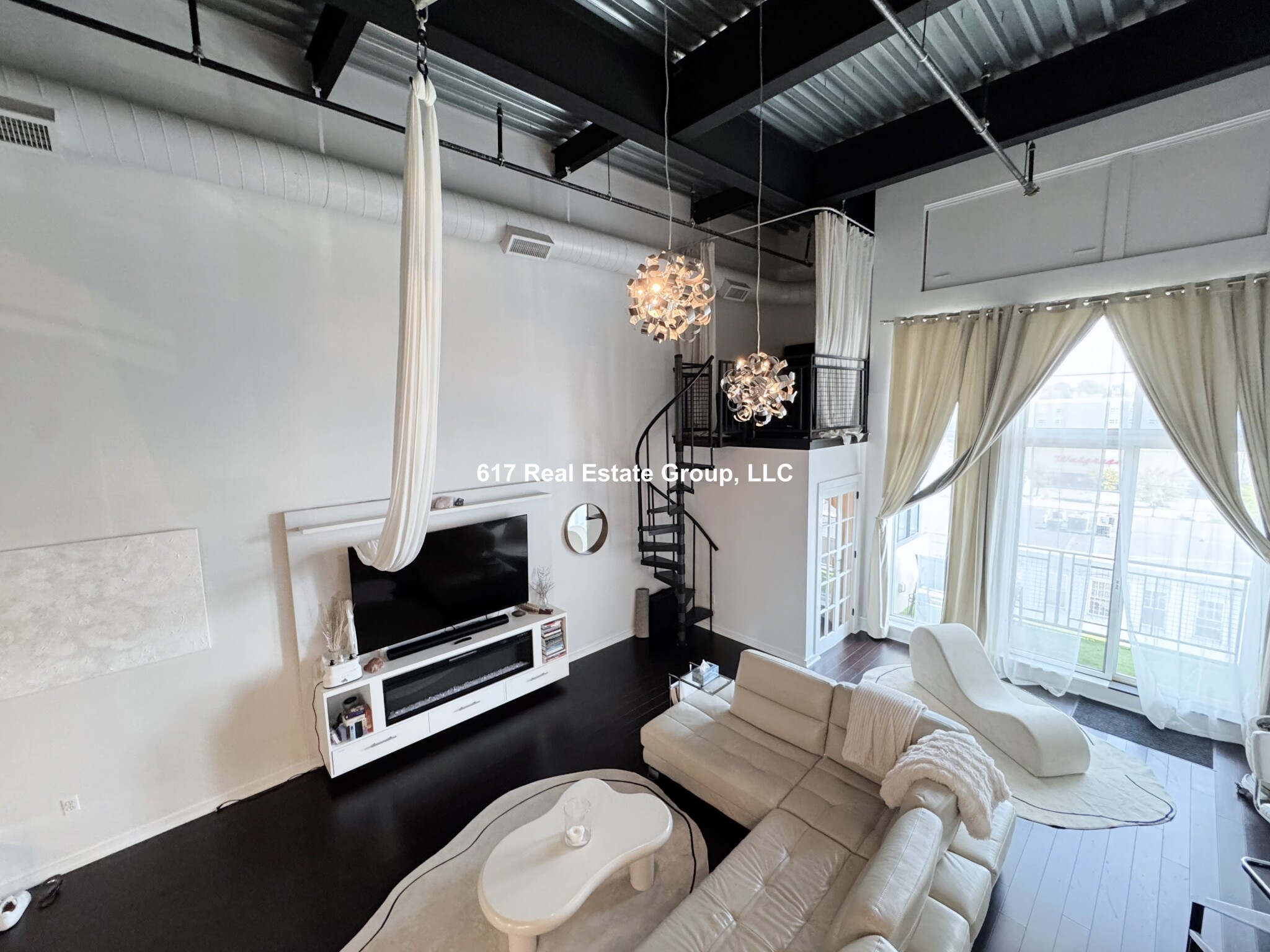 Photos of apartment on Broadway,Chelsea MA 02150