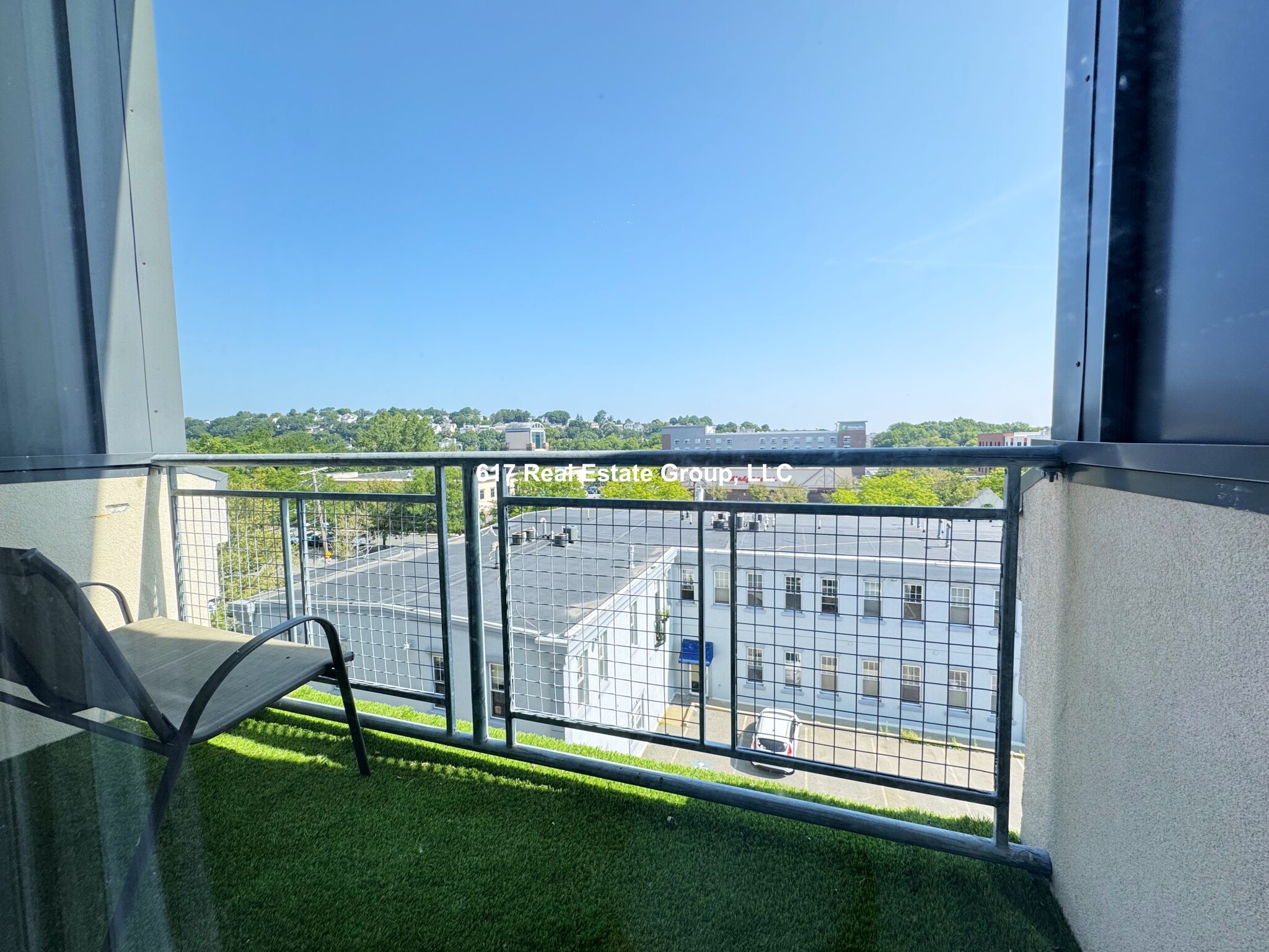 Photos of apartment on Broadway,Chelsea MA 02150