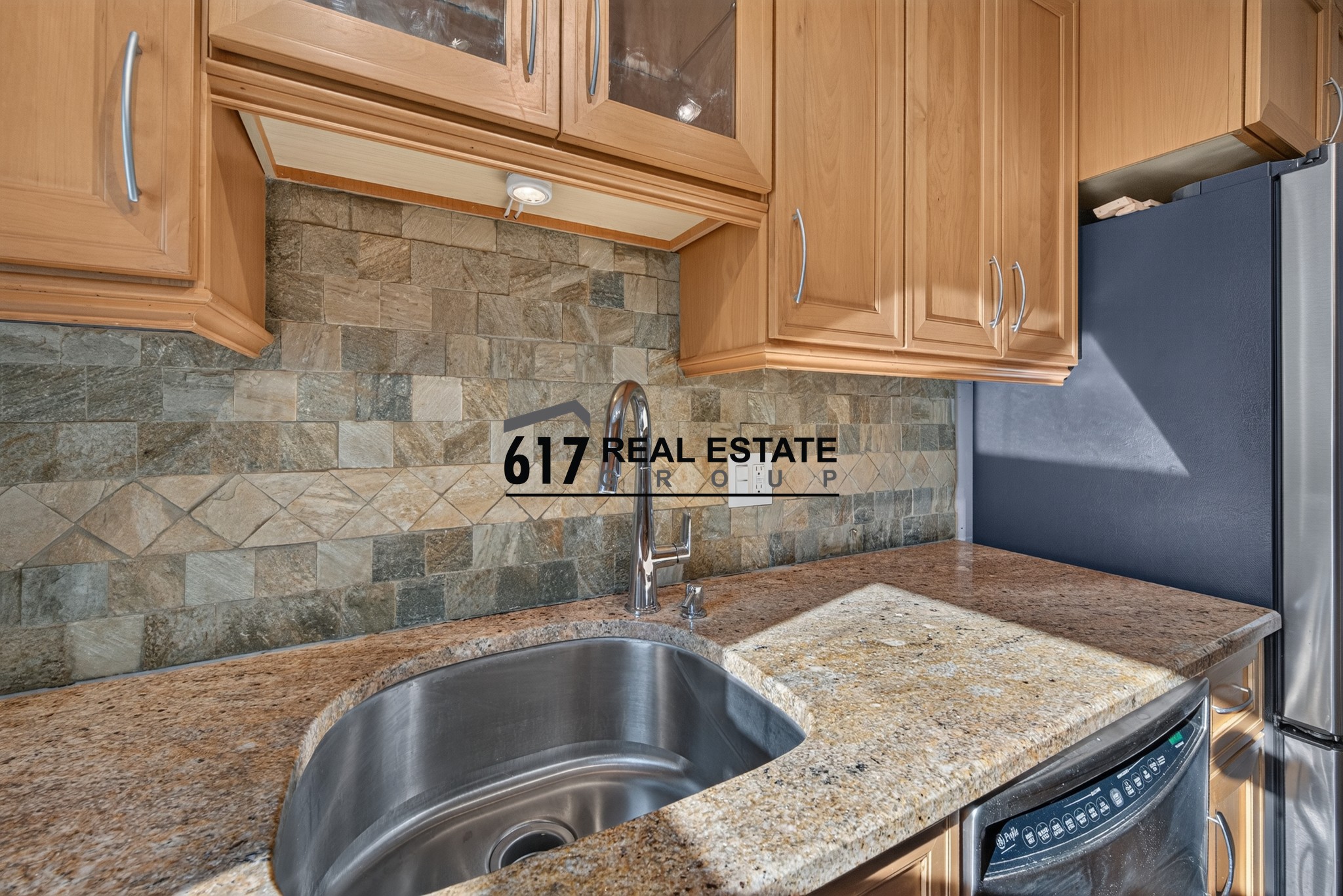 Photo 11 of 148 Newton St. Unit 2