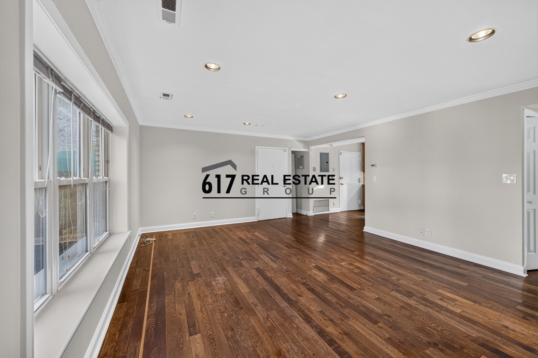 Photo 4 of 148 Newton St. Unit 2