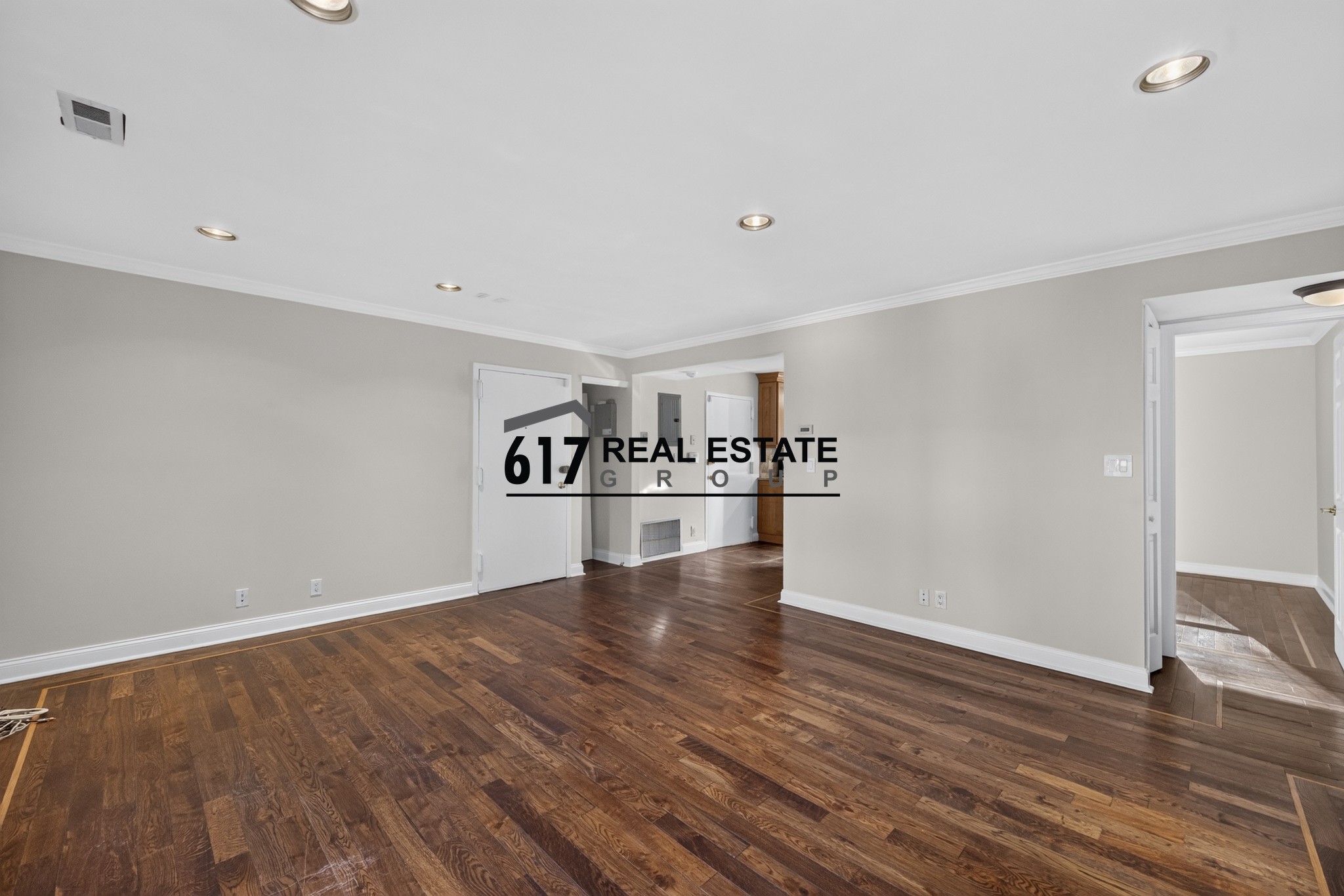 Photo 5 of 148 Newton St. Unit 2