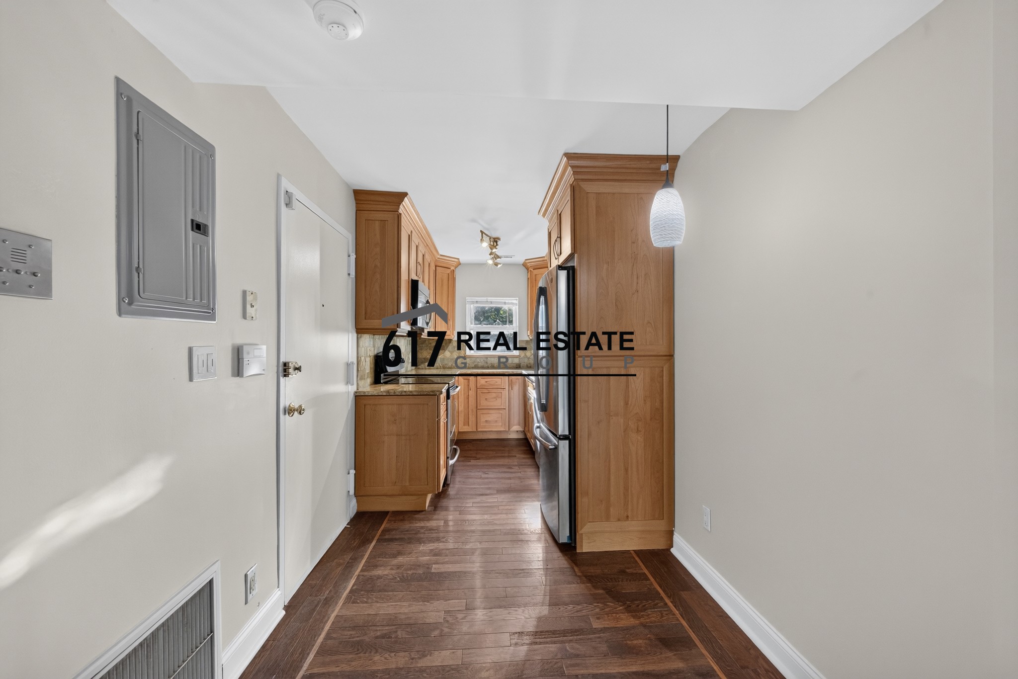 Photo 8 of 148 Newton St. Unit 2