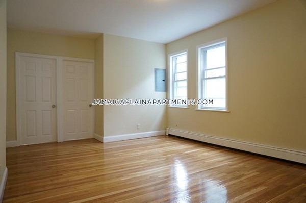 2 Wyman Pl, Jamaica Plain