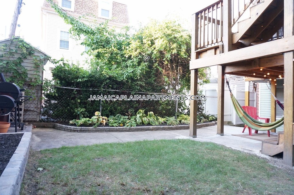 2 Wyman Pl, Jamaica Plain