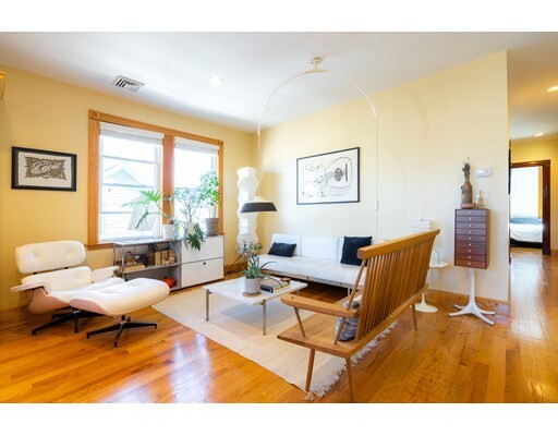 31 Tremont St, Central Square