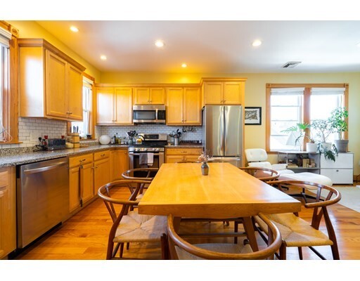 31 Tremont St, Central Square