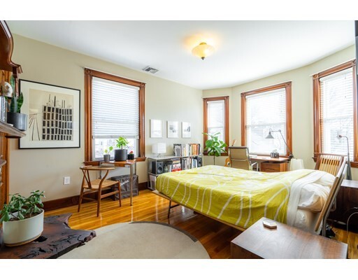 31 Tremont St, Central Square