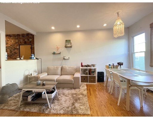 88 Hancock St, Central Square