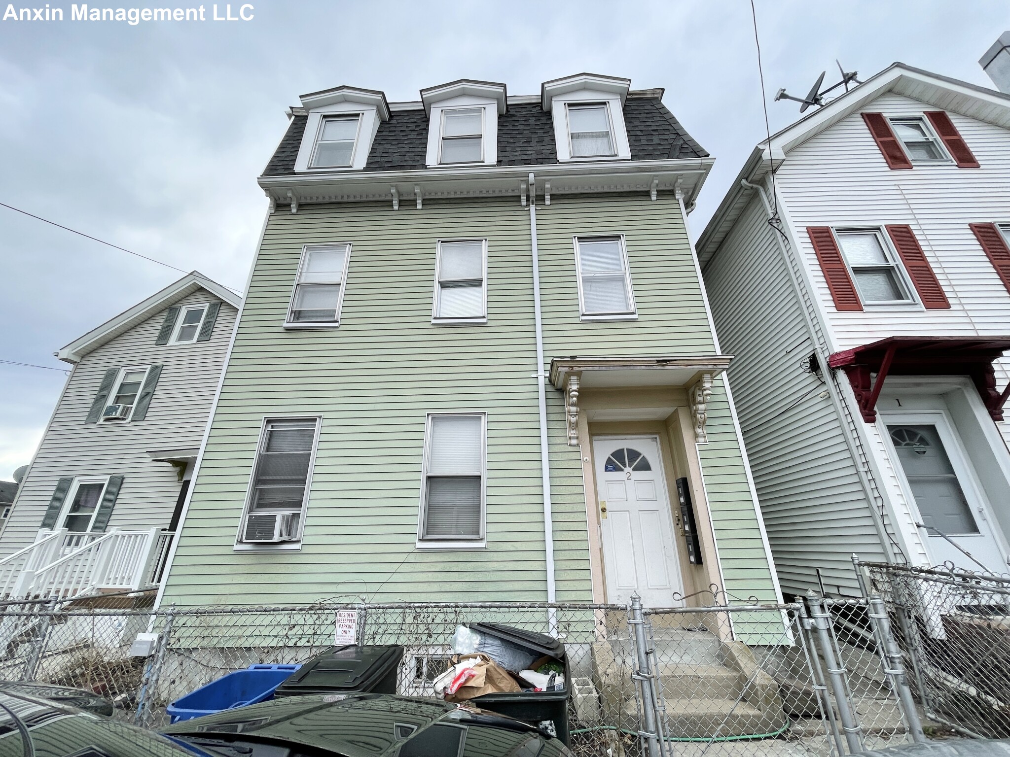 2 Wyman Pl, Jamaica Plain