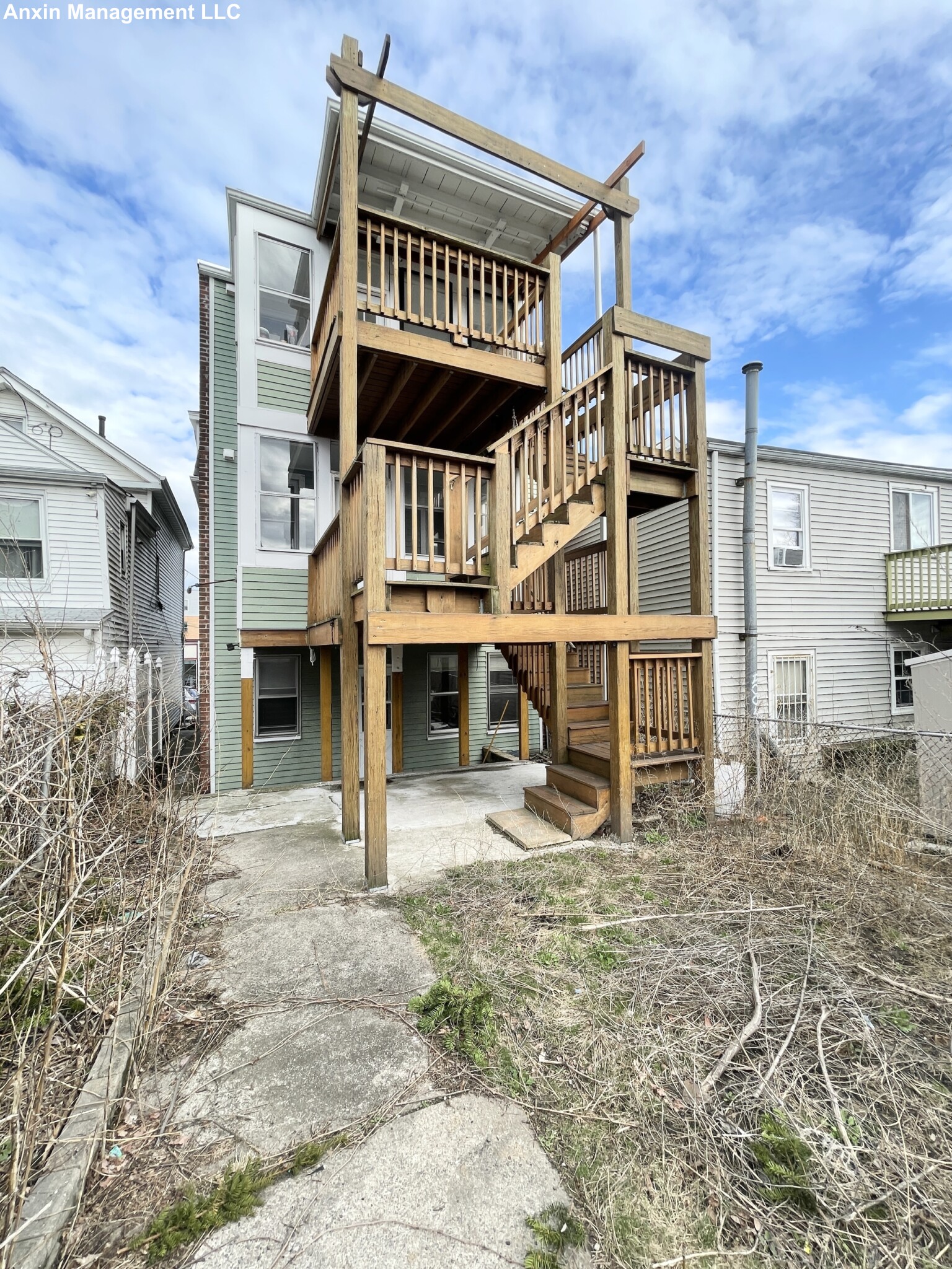 2 Wyman Pl, Jamaica Plain