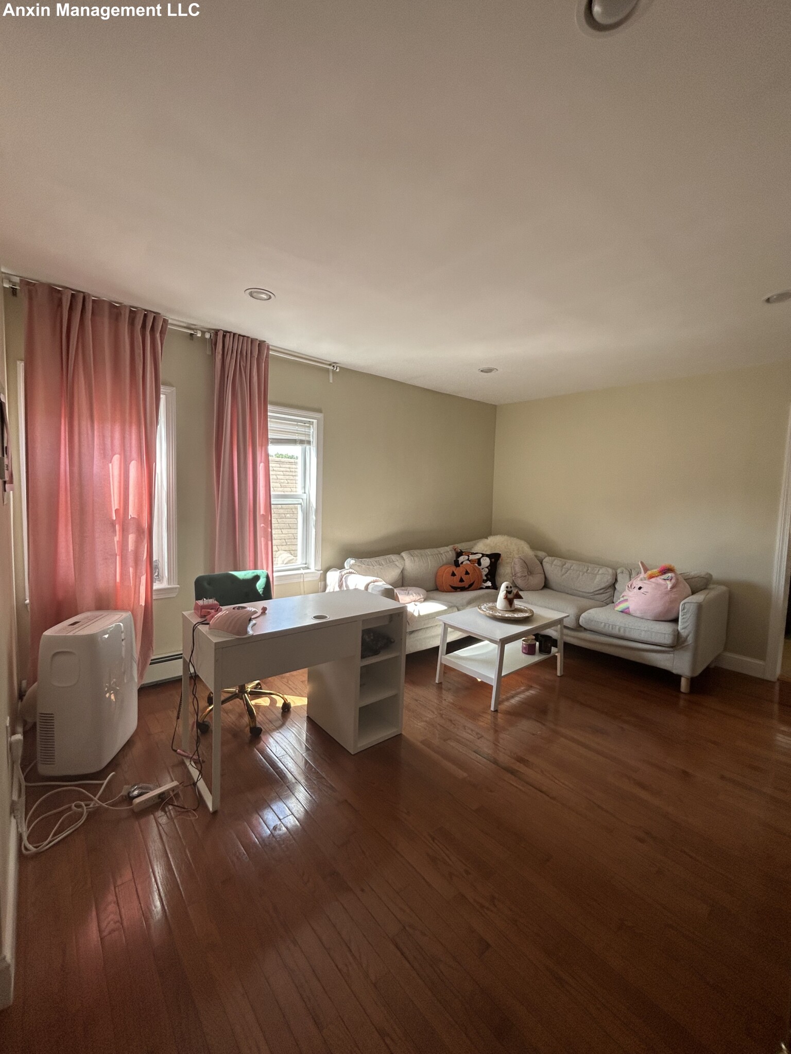 2 Wyman Pl, Jamaica Plain