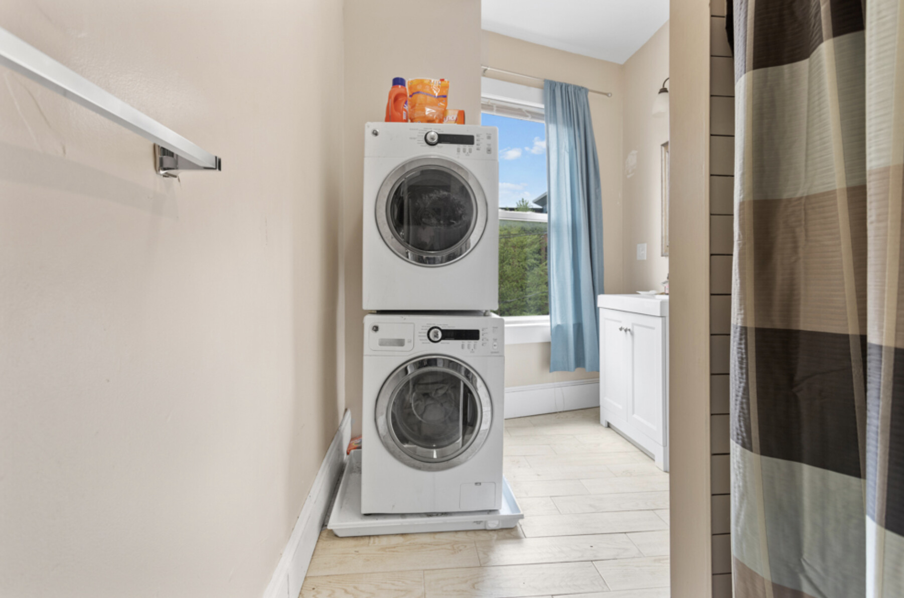 10 Crescent Ave, Dorchester