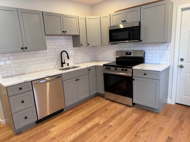 620 Hyde Park Ave., Boston, MA - 2,750 USD/ month