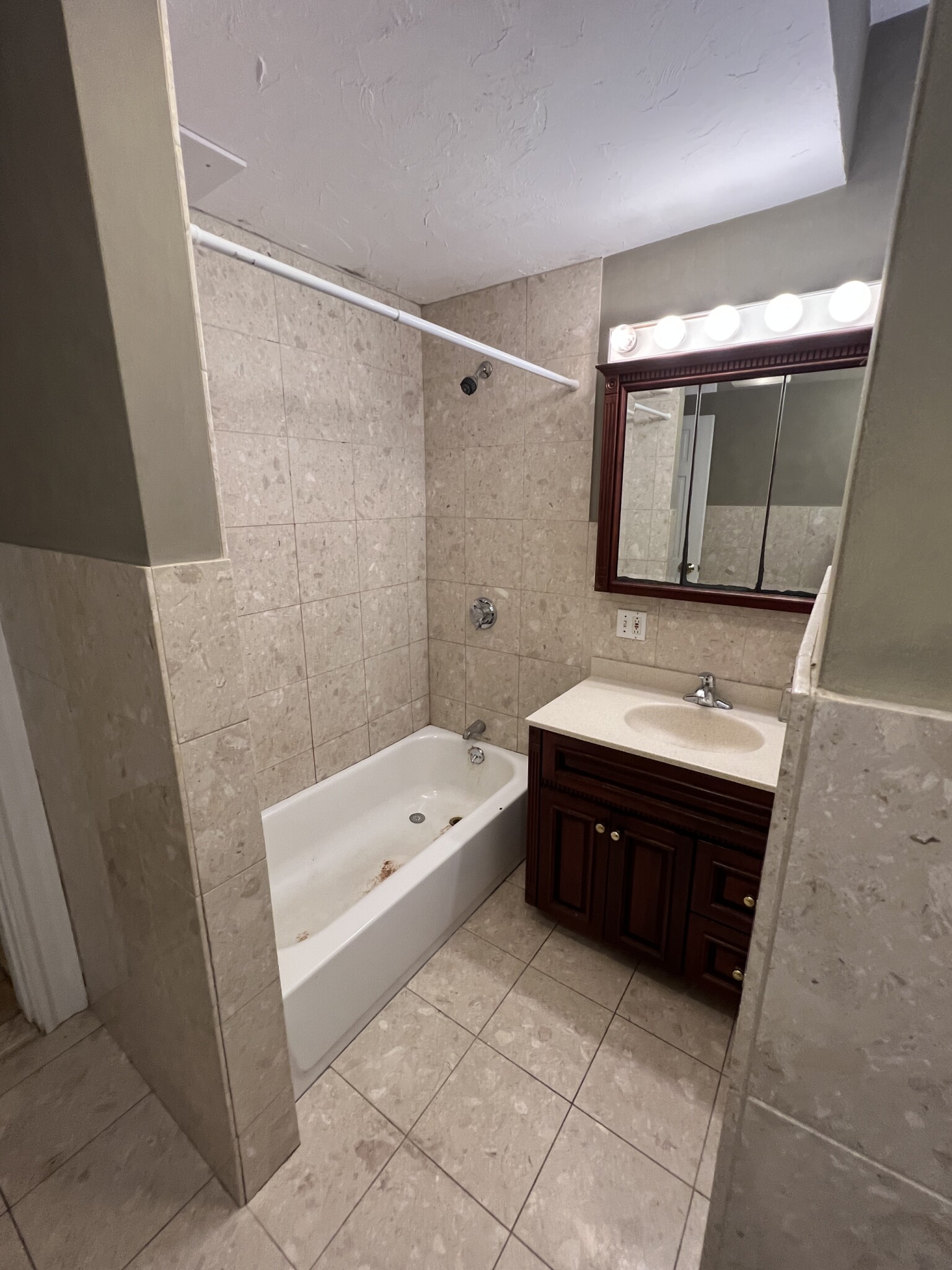 14 Hamilton Rd, Coolidge Corner