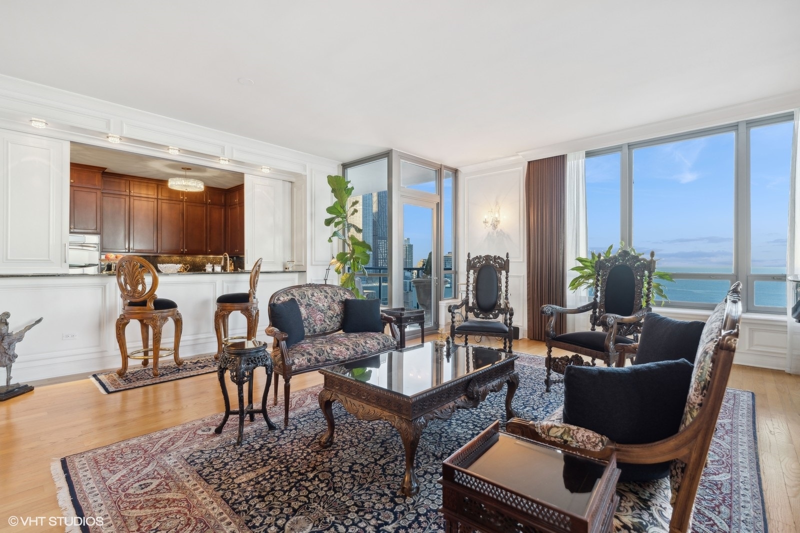 600 North Lake Shore Dr., Chicago, IL - 10,000 USD/ month