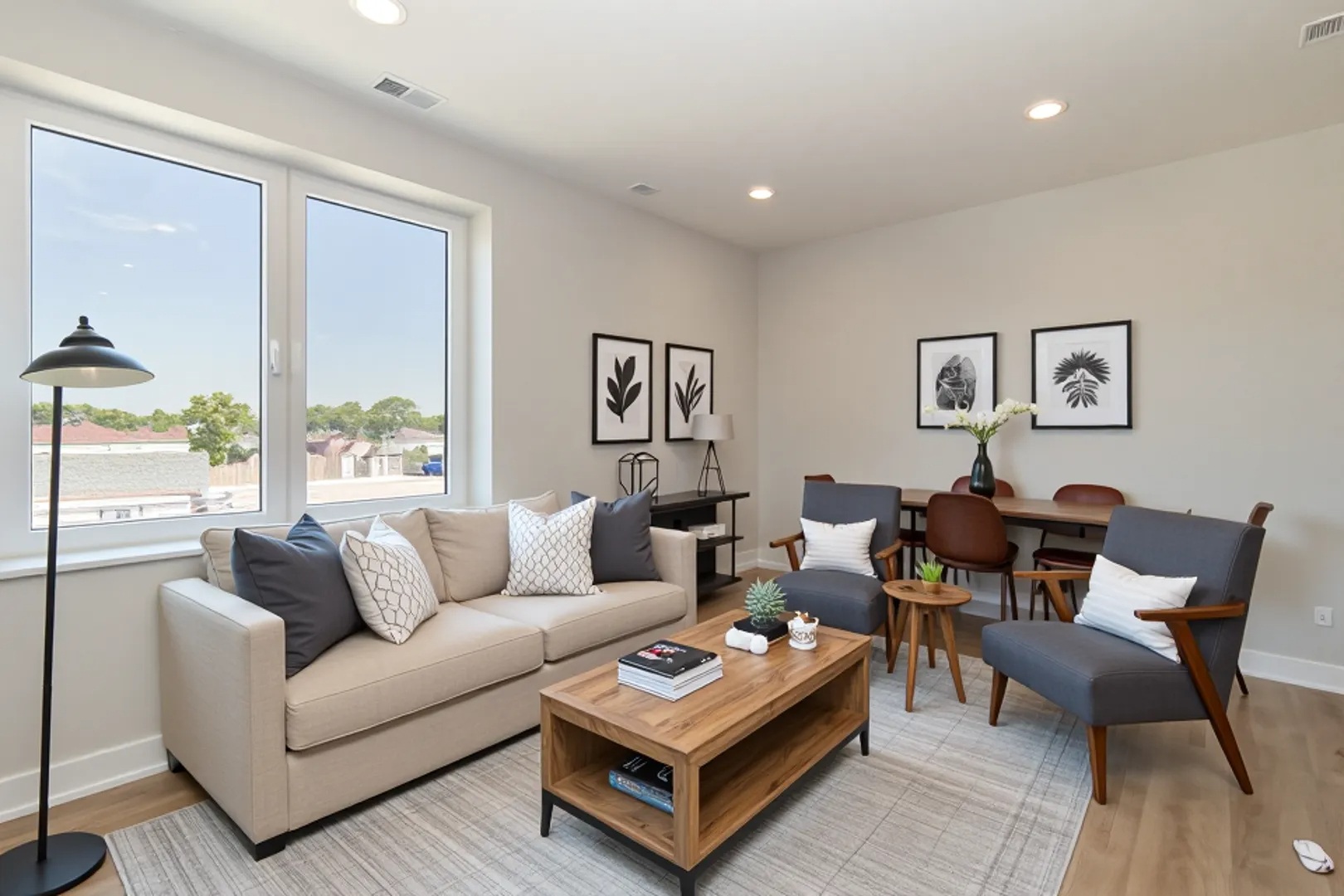 3729 West Belmont Ave., Chicago, IL - 2,450 USD/ month