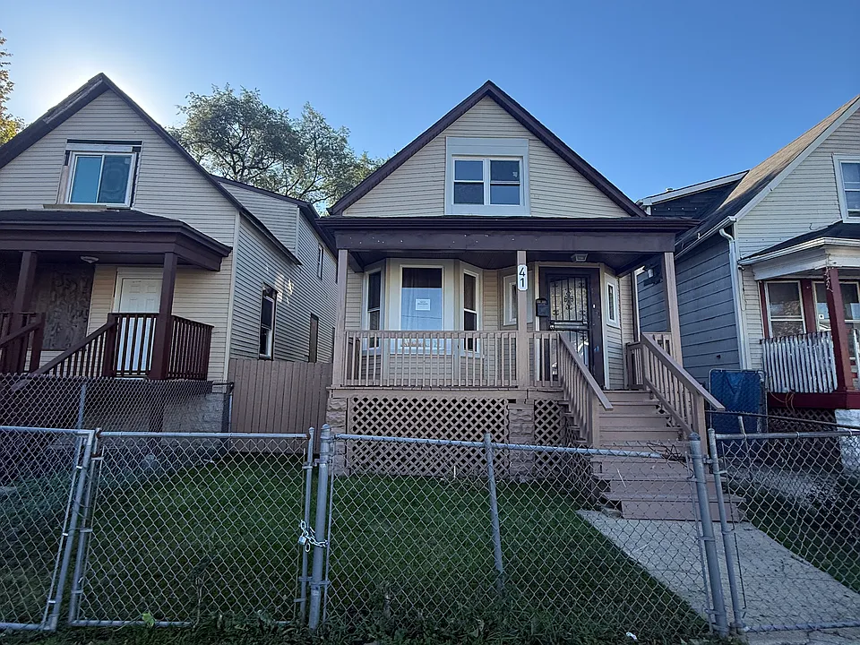 41 East 100th Pl., Chicago, IL - 2,200 USD/ month