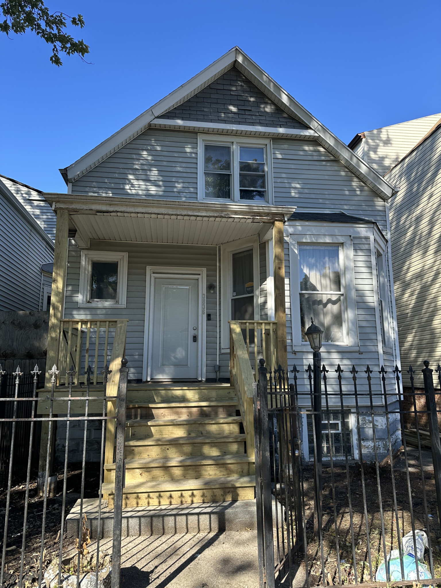 3836 West Wabansia Ave., Chicago, IL - 4,000 USD/ month