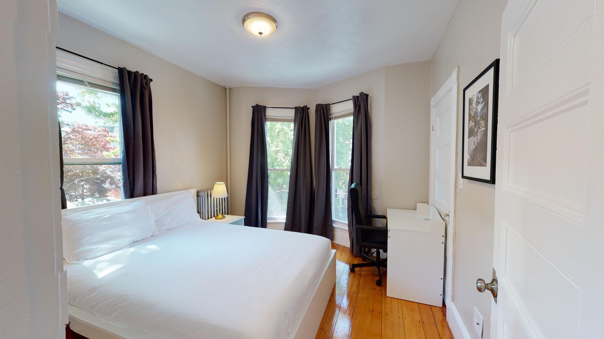 35 Catawba St, Roxbury