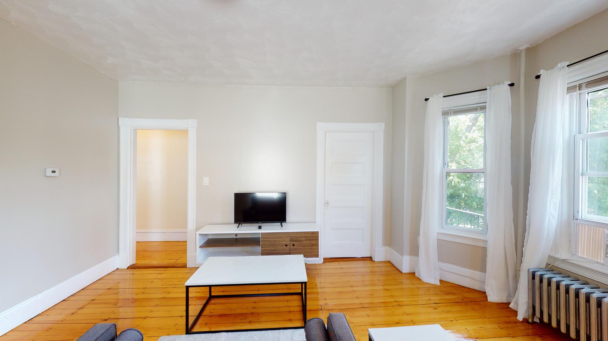 35 Catawba St, Roxbury