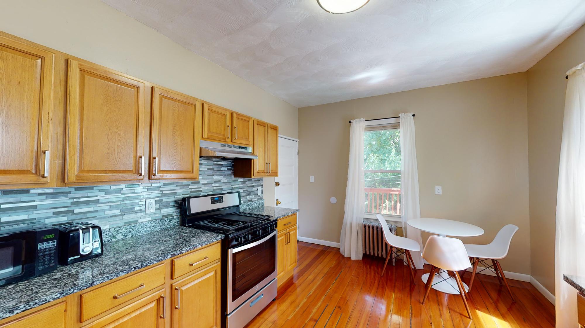 35 Catawba St, Roxbury