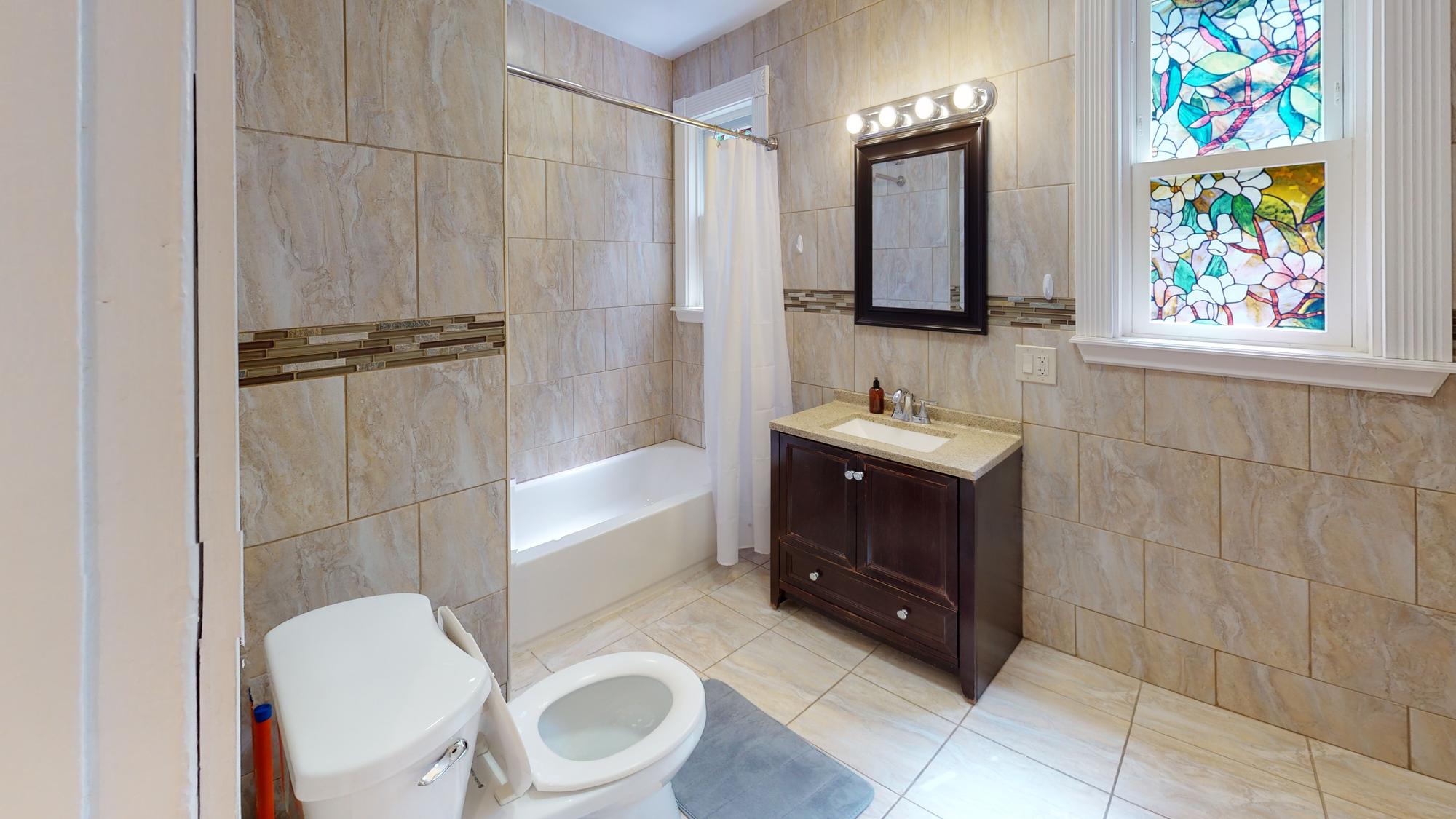 35 Catawba St, Roxbury