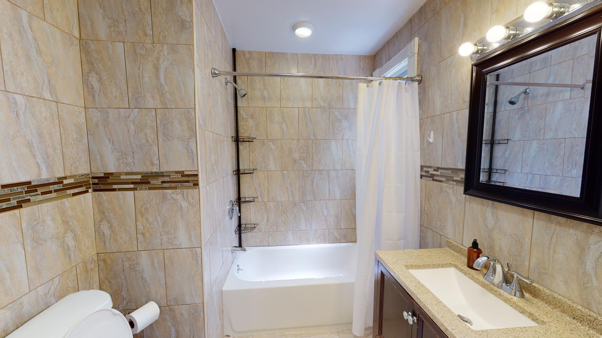 35 Catawba St, Roxbury