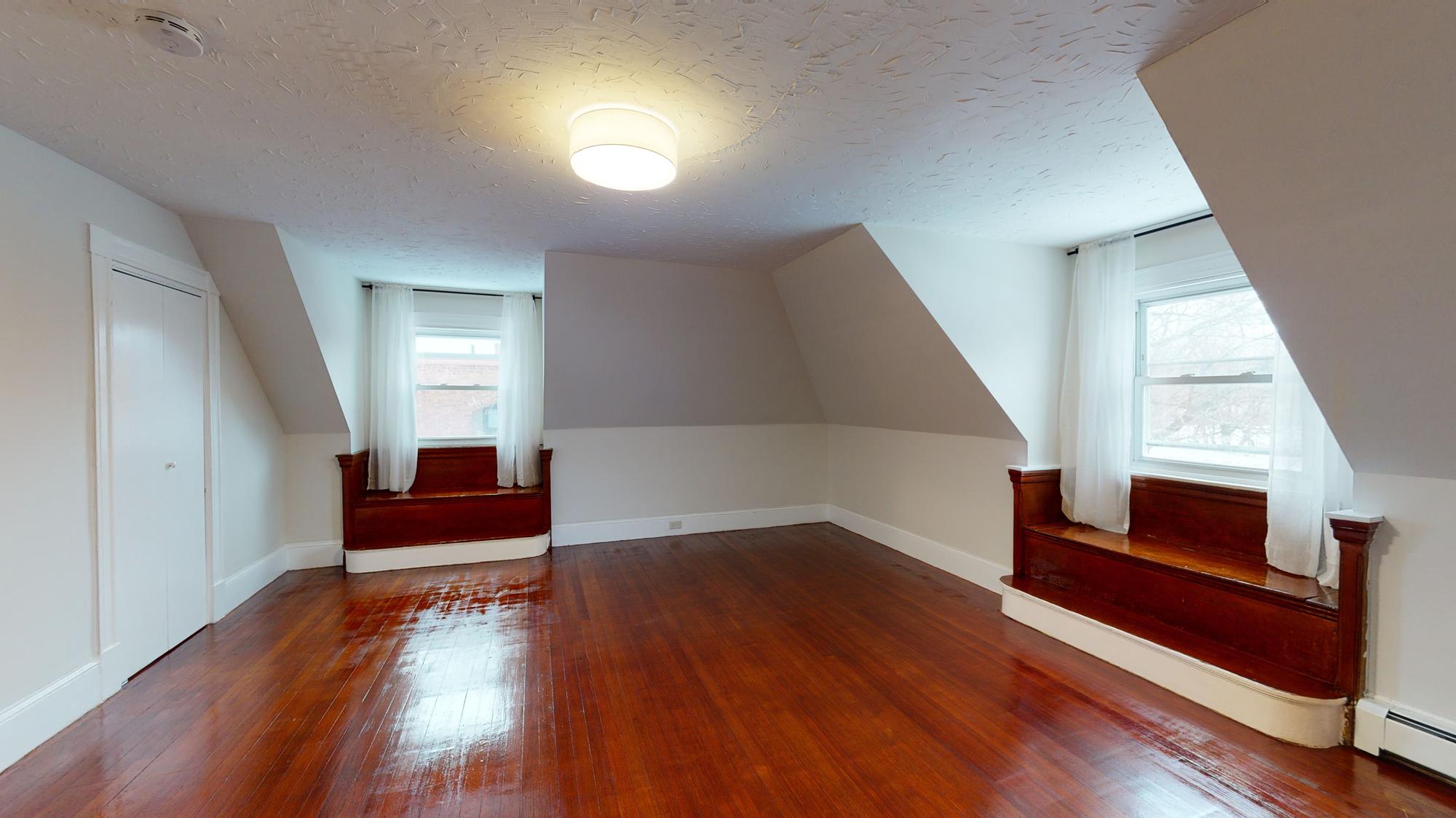 274 Seaver St, Roxbury