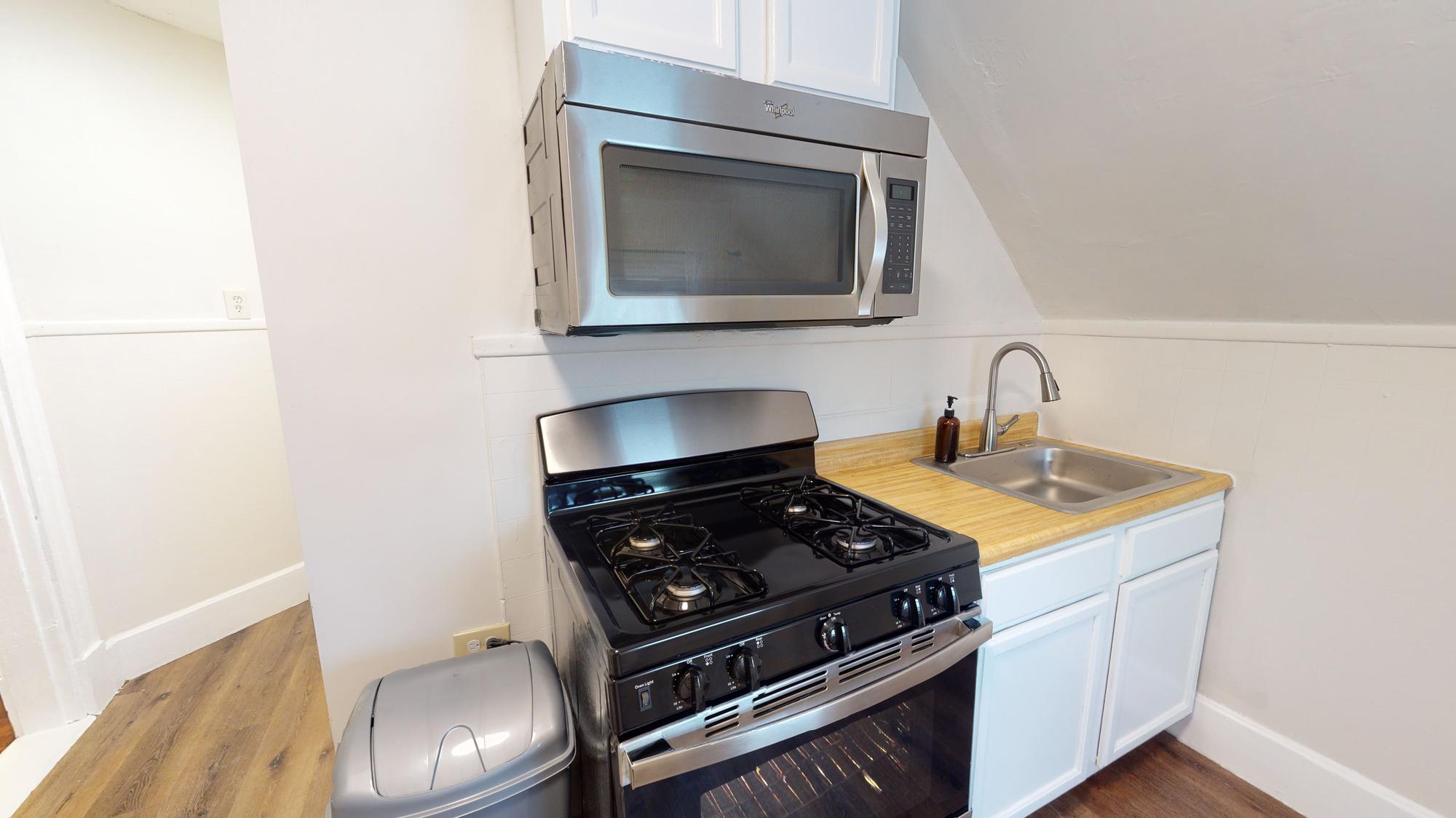 274 Seaver St, Roxbury