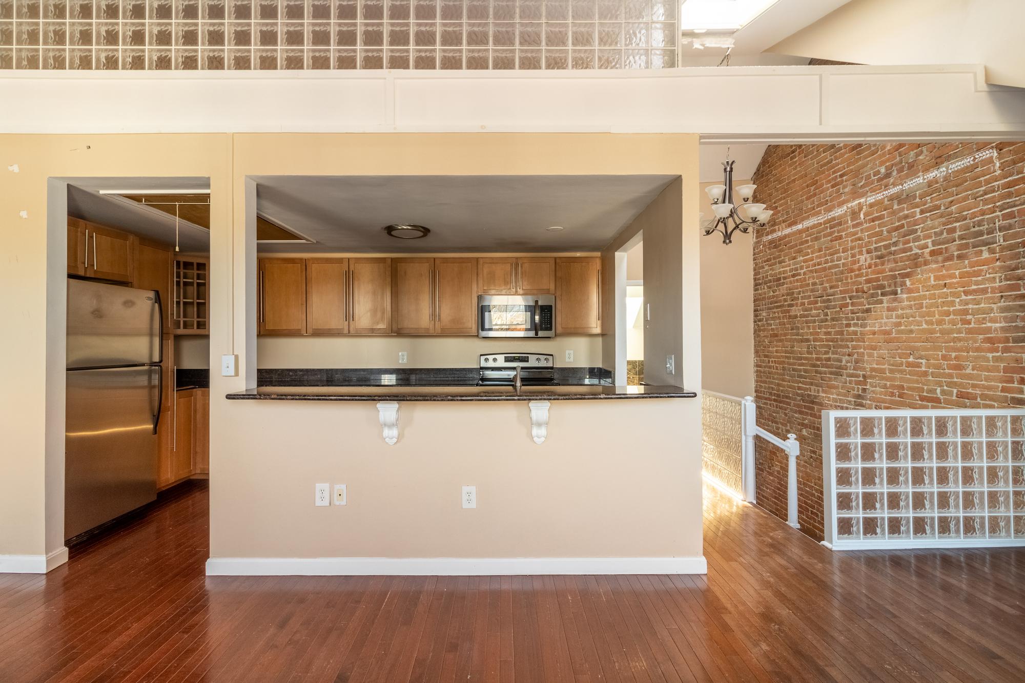 670 Massachusetts Ave, South End