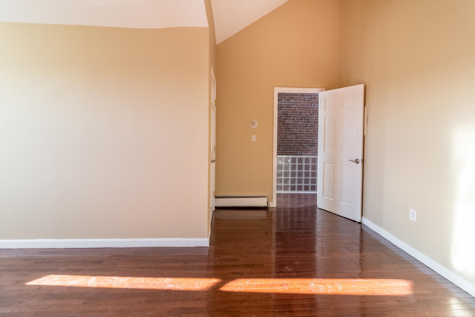 670 Massachusetts Ave, South End