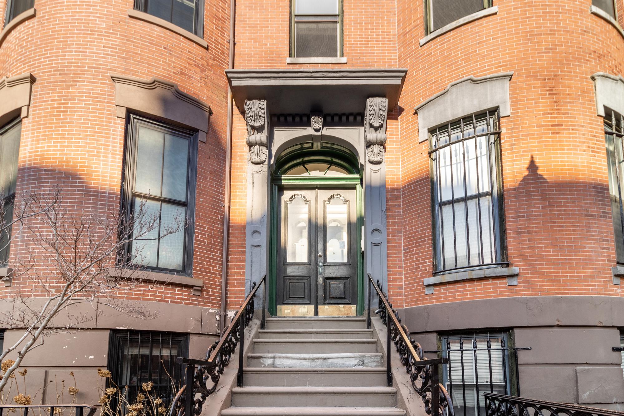 670 Massachusetts Ave, South End