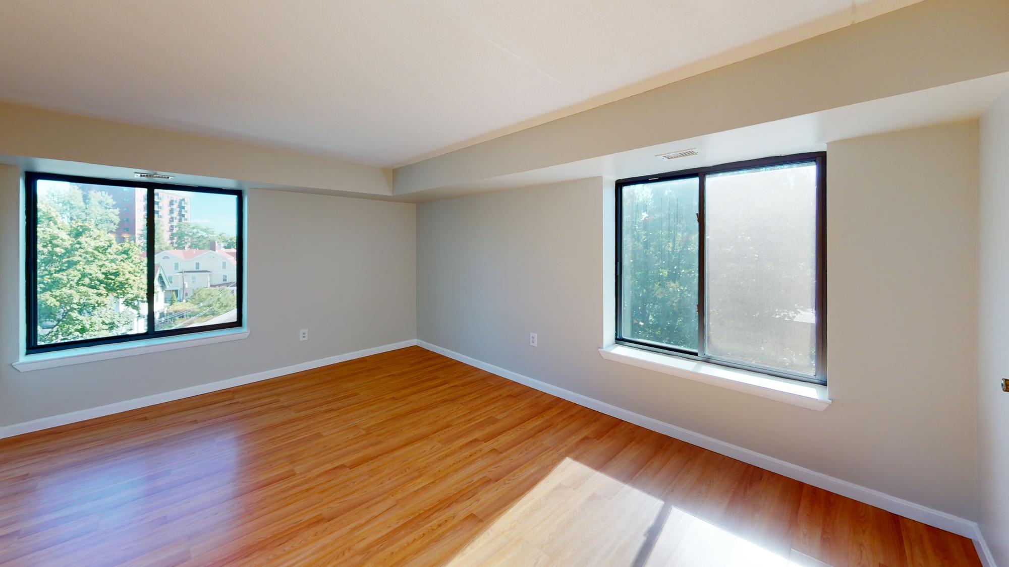 1243 Beacon St, Allston