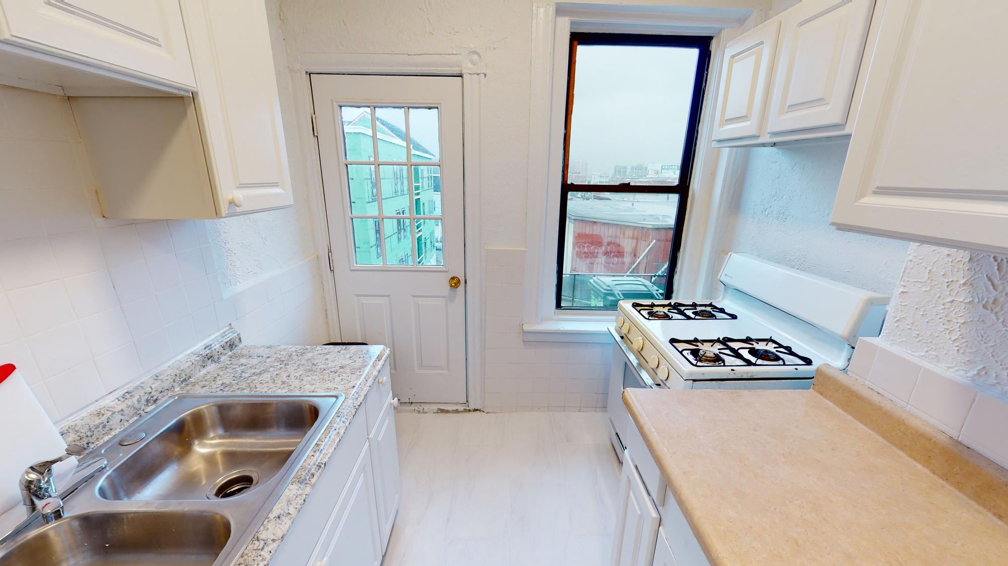 5 Linden St, Allston