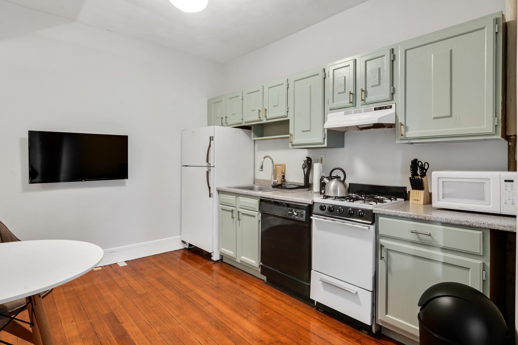 1905 Beacon St, Chestnut Hill