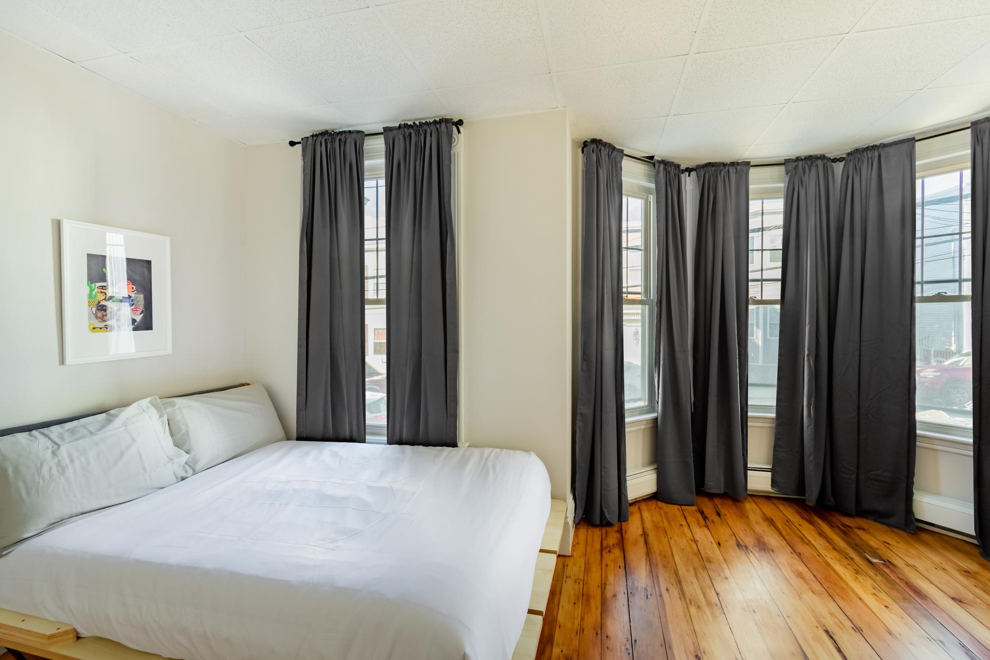 31 Falcon St, East Boston