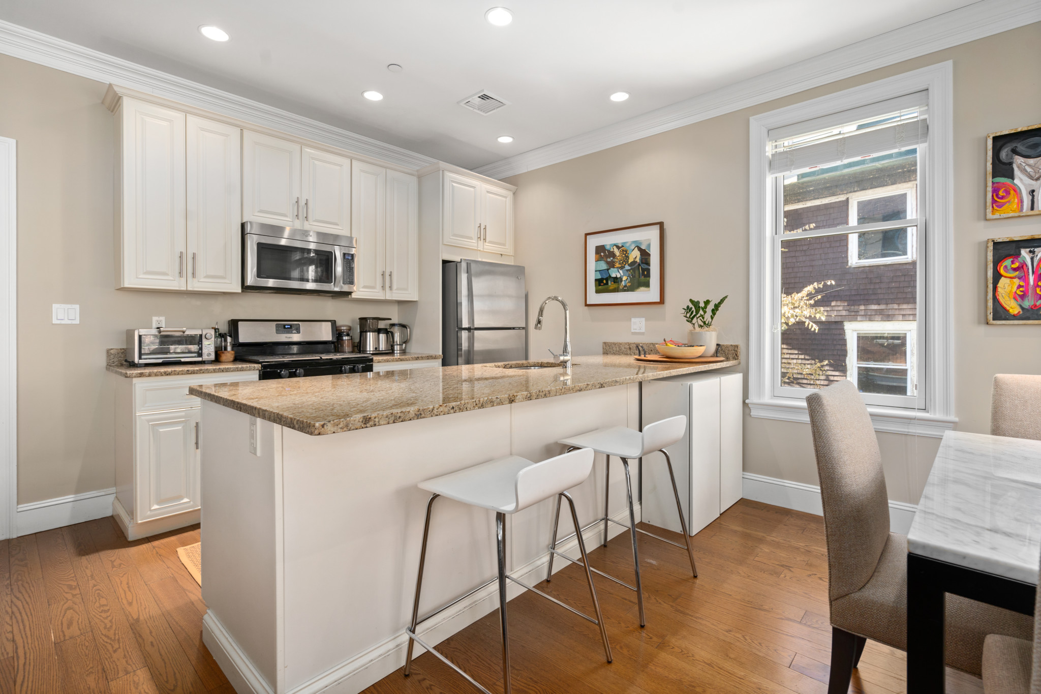 20 Englewood Ave, Brookline