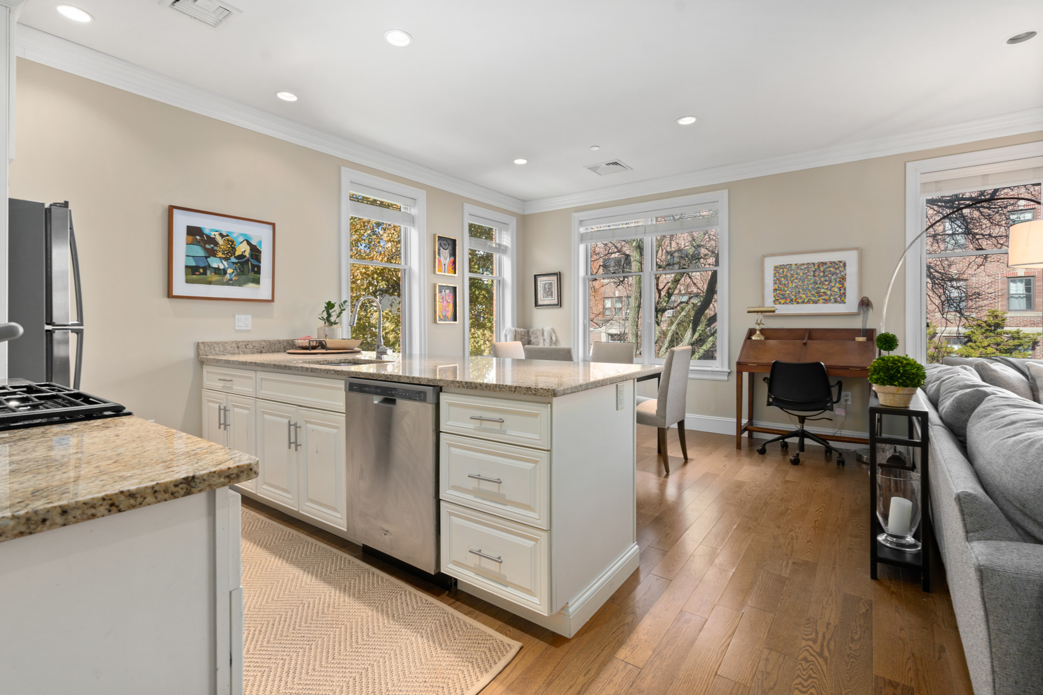 20 Englewood Ave, Brookline