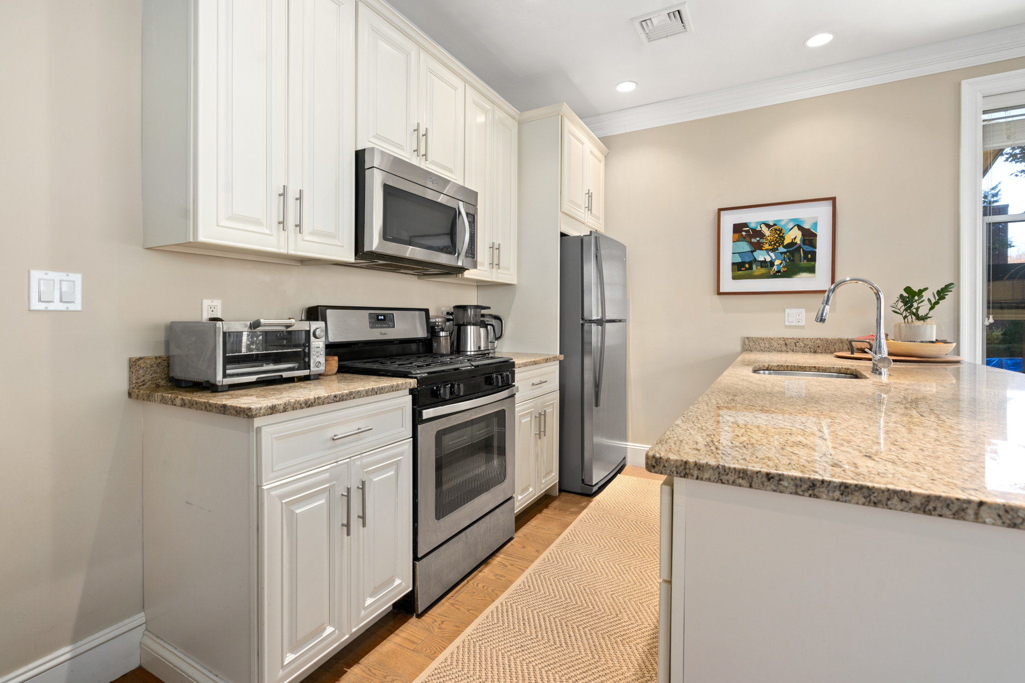 20 Englewood Ave, Brookline