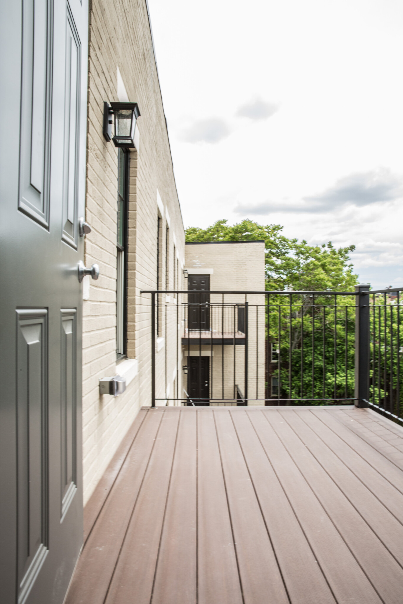 8 Harvard Ter, Allston