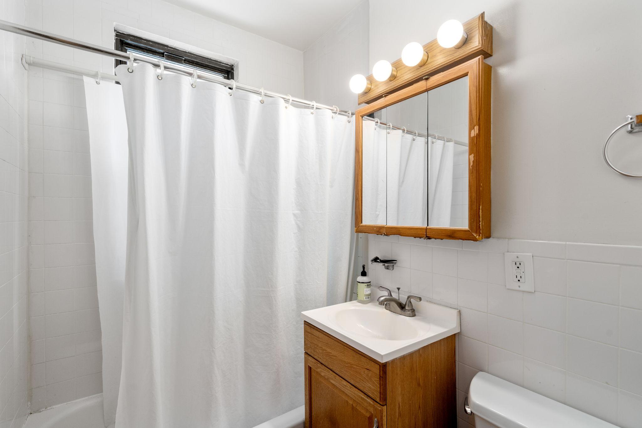 324 Summit Ave, Brighton