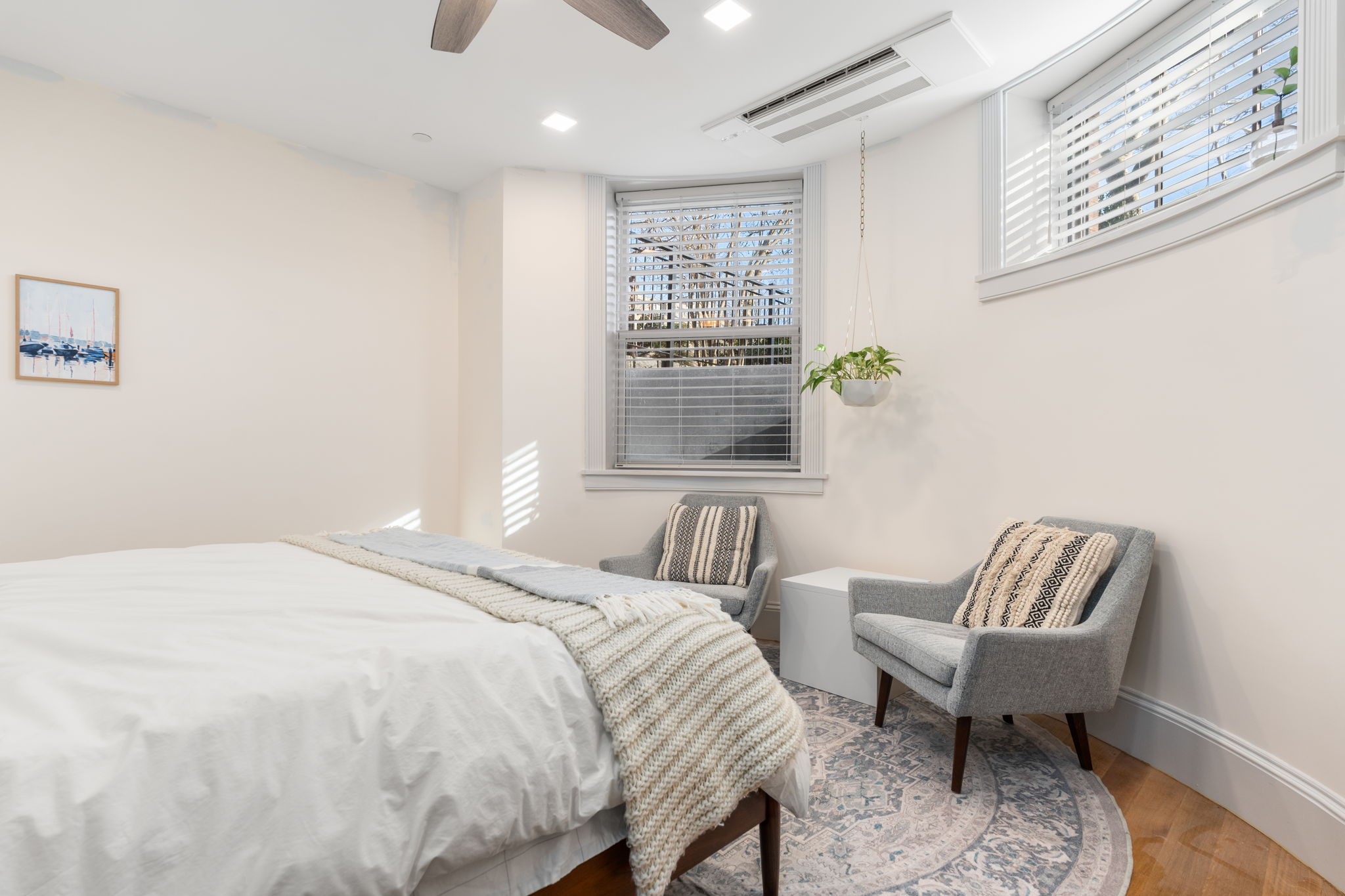 1762 Beacon St. — Beaconsfield