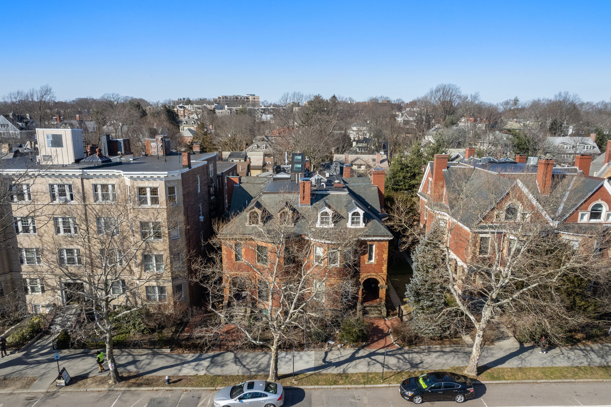 1762 Beacon St. — Beaconsfield