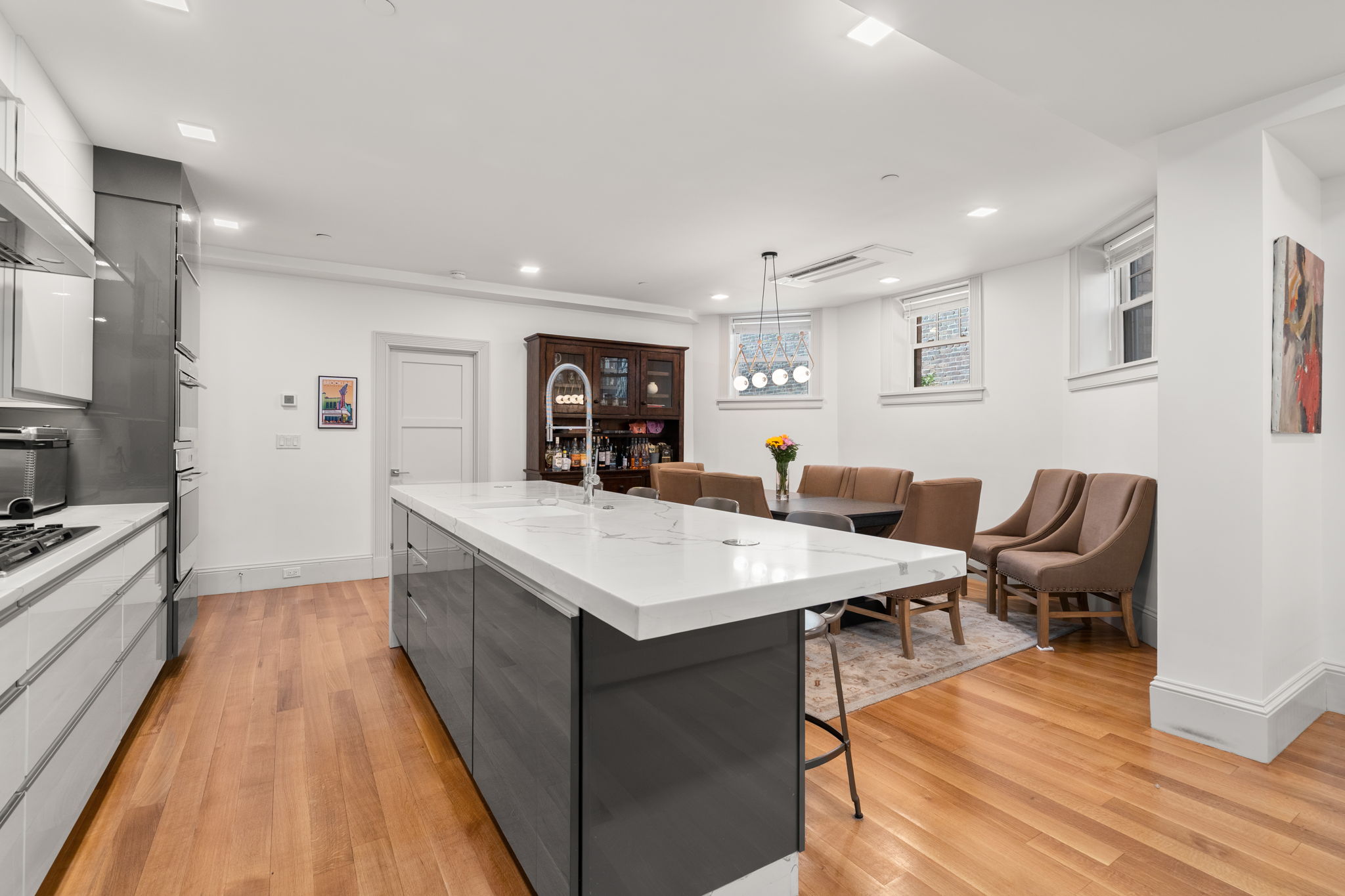 1762 Beacon St. — Beaconsfield