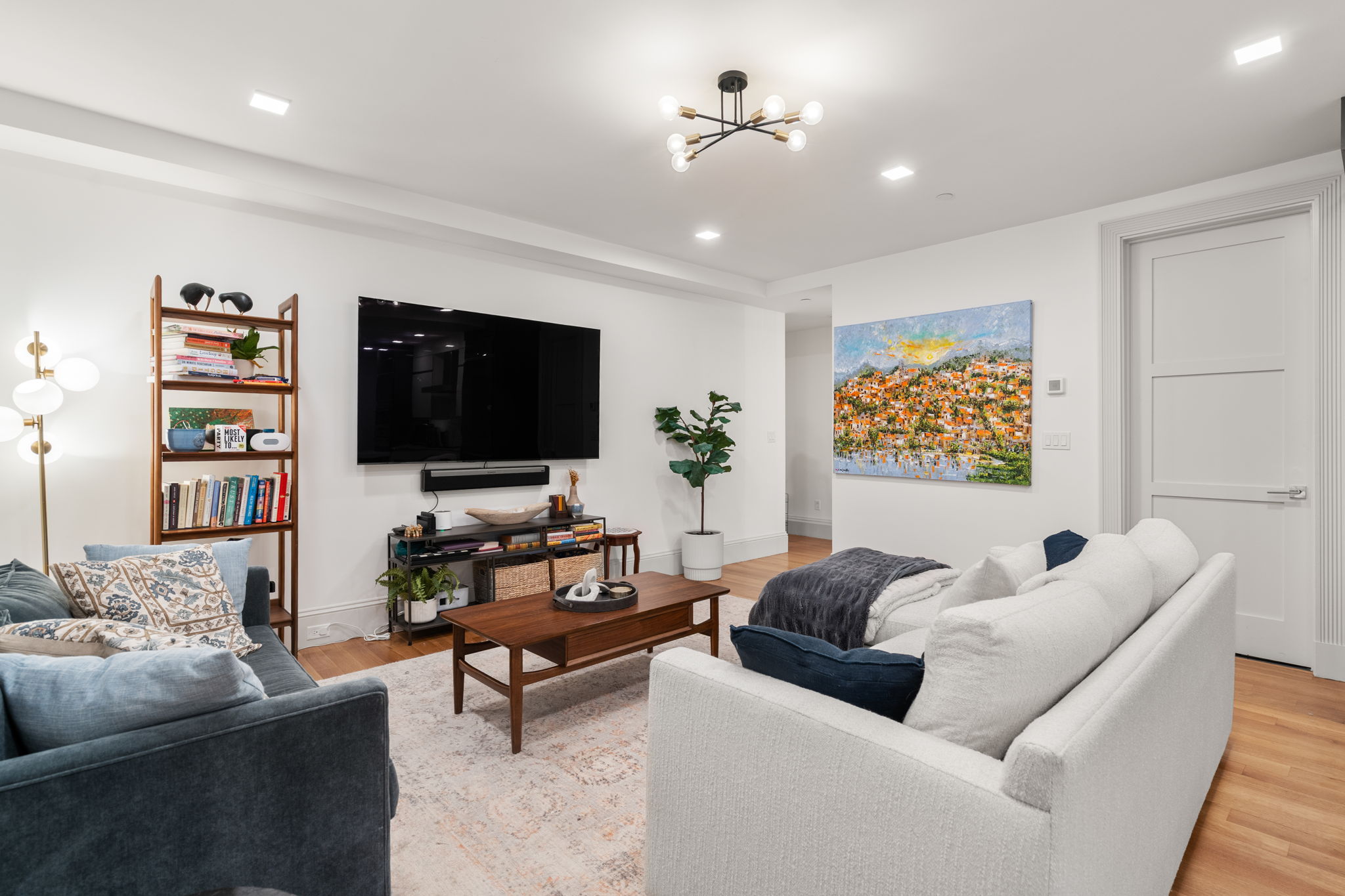 1762 Beacon St. — Beaconsfield
